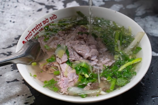 Phở Thìn Bờ Hồ phục vụ khách những ngày cuối trước khi di dời