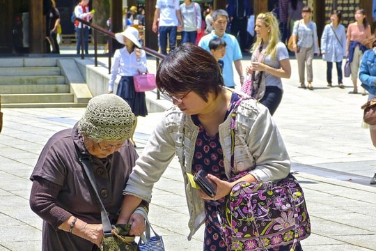 Cho thuê người thân