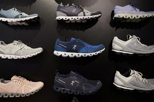 Hãng giày thể thao kiếm bộn dù tăng giá sản phẩm