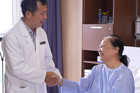 Thay khớp gối cho cụ bà mắc bệnh tiểu đường