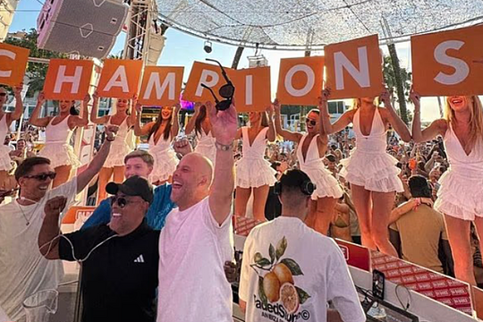 Scholes: 'Liverpool sa sút từ buổi tiệc cuối mùa trước của Slot'