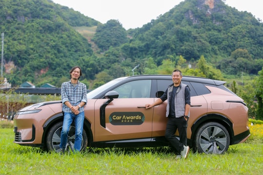 Lynk & Co 08 - cuộc phô diễn công nghệ hybrid