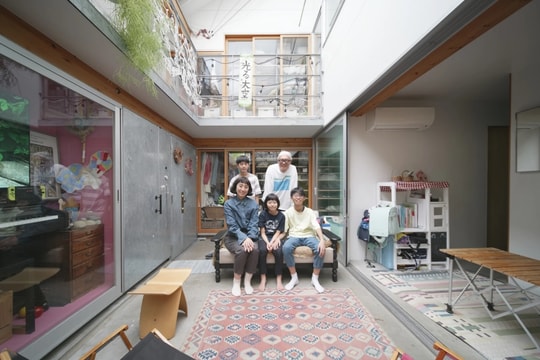 Nhà 57 m2 cho 5 người với phòng sinh hoạt ngoài trời