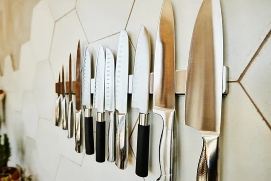 Đề xuất chỉ dùng dao đầu tròn trong nấu ăn ở Anh để giảm án giết người