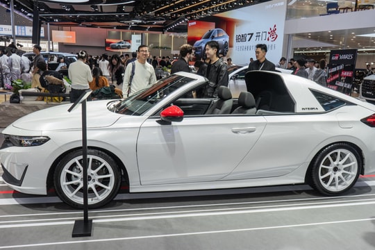 Honda Integra Hatchback - xe mui trần hai cửa