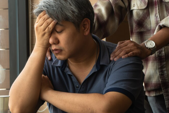 Mất việc lương 30 triệu ở tuổi trung niên, cả nhà lao đao