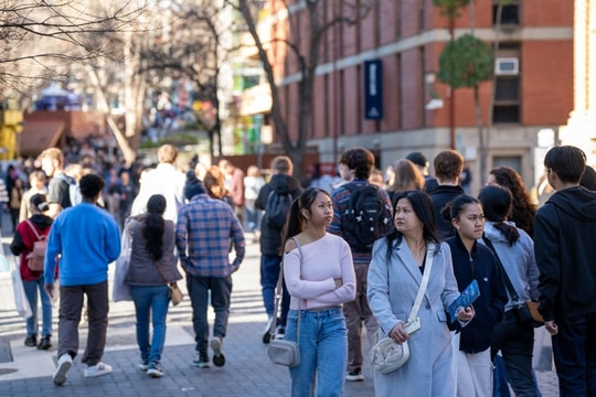 Sinh viên Việt ở Australia khó xin việc hơn