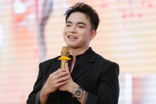 Nam MC 30 tuổi ra mắt 3 cuốn sách, làm tổng đạo diễn nhiều cuộc thi nhan sắc