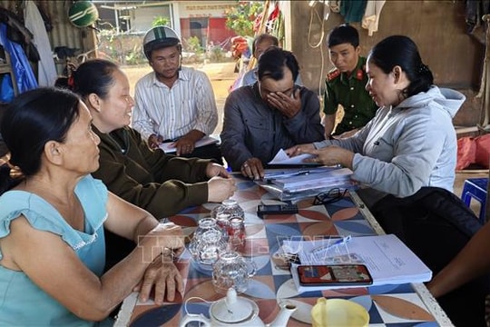 Hỗ trợ người dân Khánh Hòa vực dậy sau mưa lũ