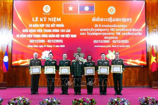 Việt Nam - Lào hướng tới những thành tựu mới về y học quân sự