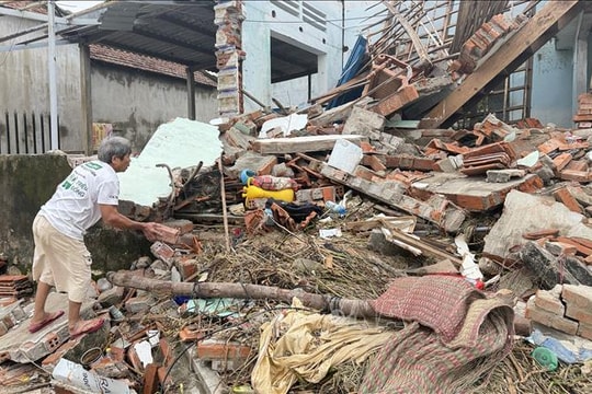 Thủ tướng yêu cầu khẩn trương báo cáo thiệt hại về nhà ở do mưa lũ tại Nam Trung Bộ