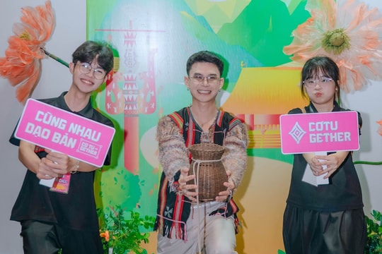 Văn hóa Cơ Tu sống động qua bước chân người trẻ