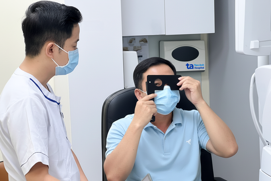 Đục thủy tinh thể ở tuổi 40