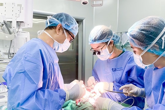 Mổ triệt căn ung thư da kết hợp tạo hình mũi