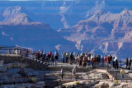 Mỹ tăng phí thêm 100 USD với người nước ngoài vào công viên quốc gia