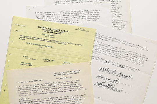 Hợp đồng sáng lập Apple được đấu giá