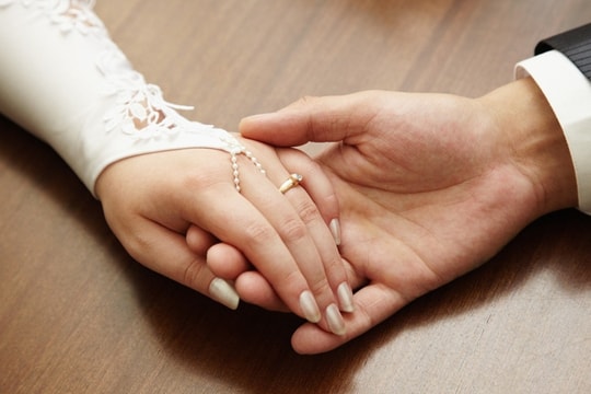 Kiện công ty mai mối vì 'thổi phồng' tài sản nhà chú rể