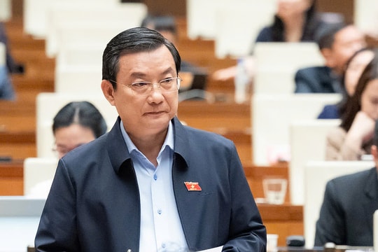 'Cần cấm bóng cười để tránh hủy hoại giới trẻ'