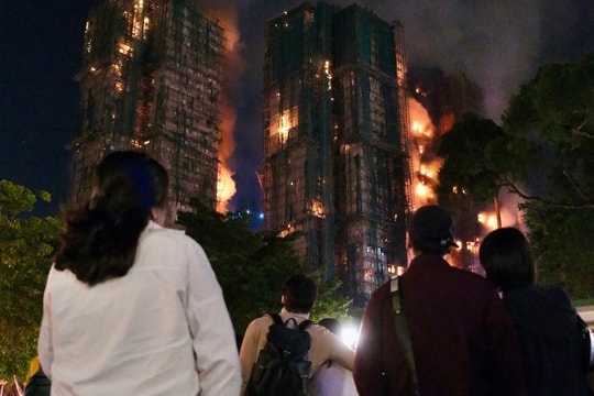 Đêm đau thương của người Hong Kong