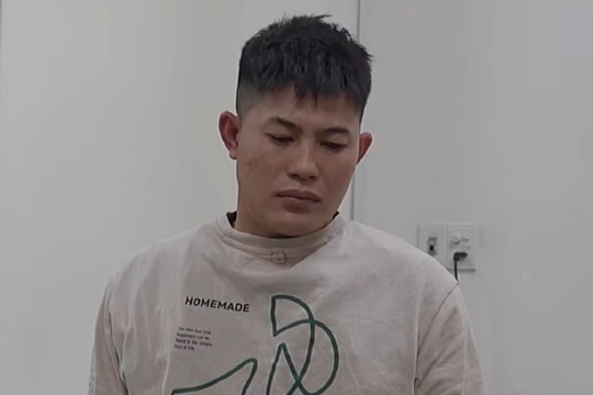 Cha bị bắt sau khi ôm hai con nhảy cầu