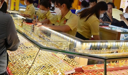 Giá vàng hôm nay 27-11: Bật tăng trở lại