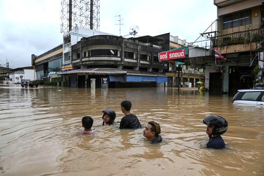 Indonesia, Thái Lan và Malaysia chìm trong biển nước sau trận lũ lịch sử