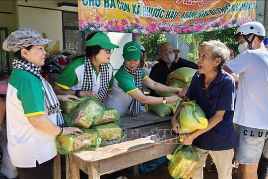 Trong tâm cơn 'đại hồng thủy'- Bài 4: Giúp người dân đứng dậy sau lũ dữ