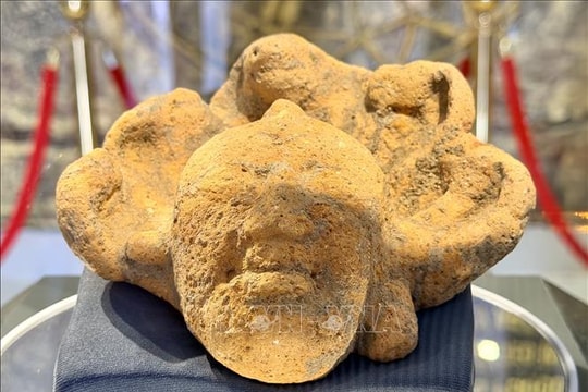 Đầu tượng Phật Linh Sơn Bắc và Mộ vò Gò Cây Trâm là bảo vật quốc gia