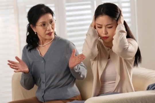 Nhà chồng cho 3 tỷ đồng, tôi rơi nước mắt khi phải ký vào một tờ giấy