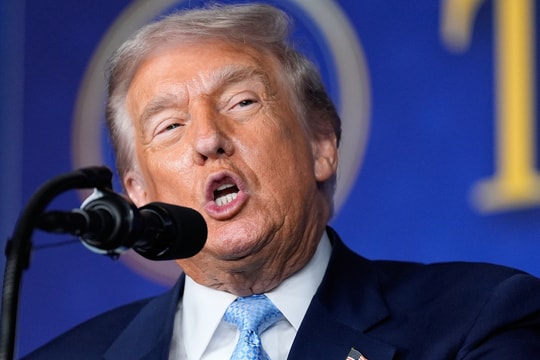 Ông Trump nói có thể bỏ thuế thu nhập trong vài năm tới