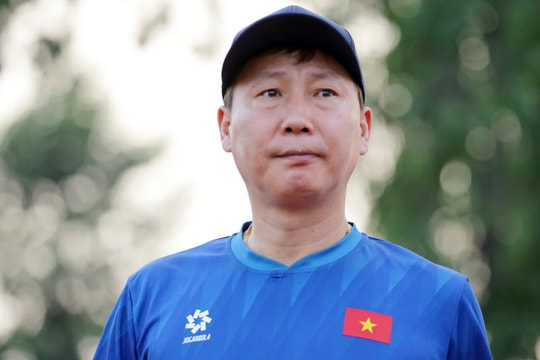 HLV Kim Sang-sik: 'Tôi mất ngủ để tìm đội hình dự SEA Games'
