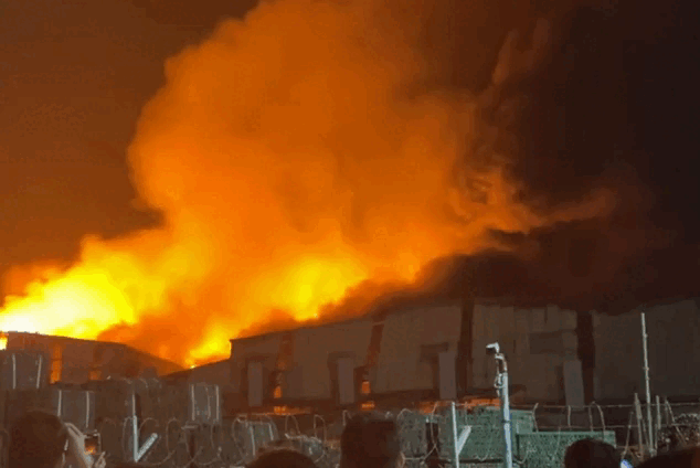 Cháy lớn tại công ty sản xuất bỉm, khăn giấy