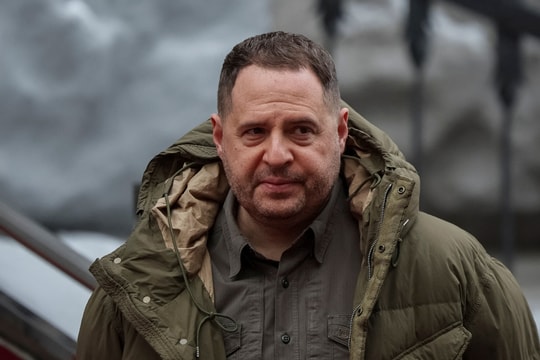 Chánh văn phòng của ông Zelensky bị khám nhà