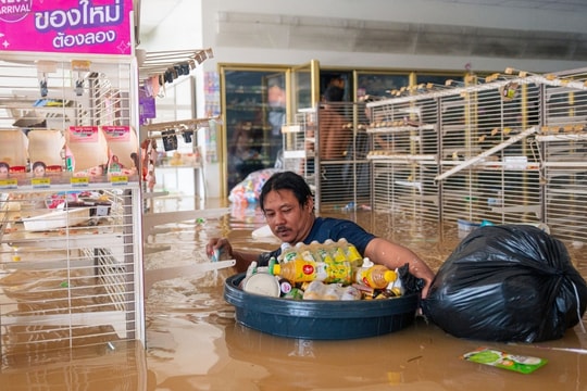 Nhà xác tỉnh miền nam Thái Lan quá tải sau lũ lụt