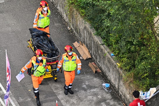 Ít nhất 128 người thiệt mạng trong vụ cháy chung cư Hong Kong