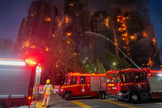 Lý do công nghệ bất lực trong đám cháy chung cư Hong Kong