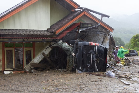 Số người chết vì lũ lụt ở Indonesia tăng lên 174 người