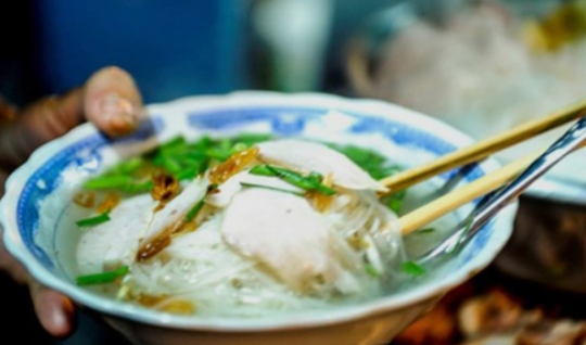 Bài toán thu thuế quán 'bán 60 tô hủ tiếu mỗi ngày, tháng lời 20 triệu'