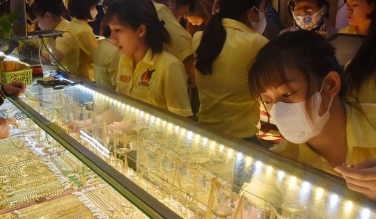 Giá vàng hôm nay 28-11: Tiếp nối đà tăng