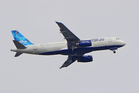 Chuyện gì xảy ra trong sự cố bão mặt trời khiến Airbus triệu hồi 6.000 máy bay?