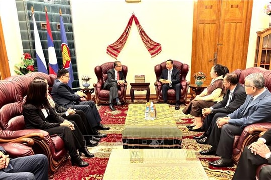 Việt Nam - Lào cùng tiến bước vào giai đoạn phát triển mới