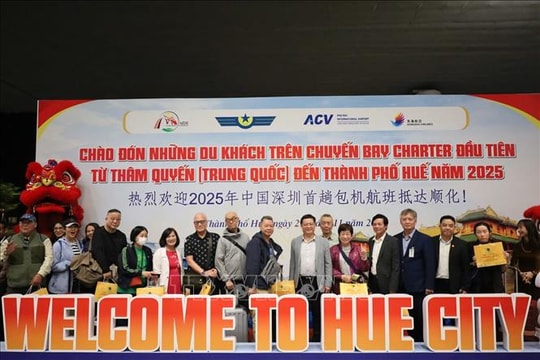 Huế chào đón chuyến bay đầu tiên từ Thâm Quyến, Trung Quốc