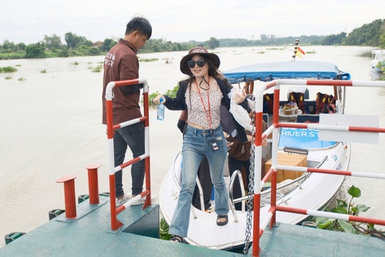 Nửa ngày trên thuyền khám phá Bình Dương - Củ Chi