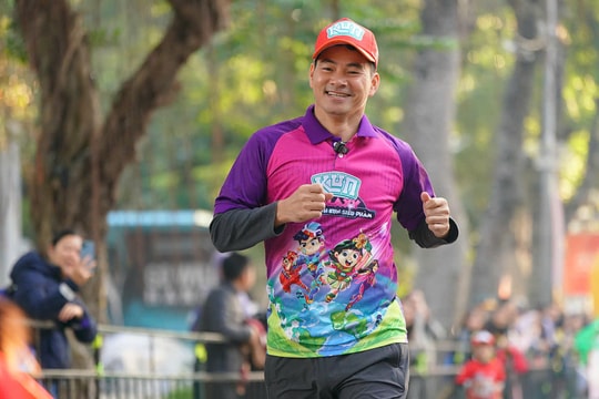 NSND Xuân Bắc, Ali Thục Phương tiếp sức 2.000 runner nhí Hà Nội