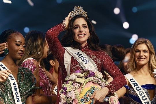 Miss Universe 2025 - mùa giải hỗn loạn