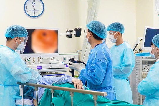 Loét đường tiêu hóa sau uống rượu hoa quả