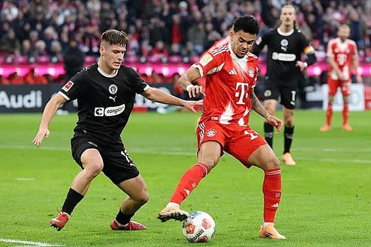 Bayern thắng nhọc ở phút bù