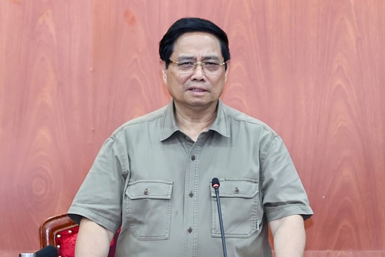 Thủ tướng: 'Thần tốc tái thiết vùng lũ trước Tết'