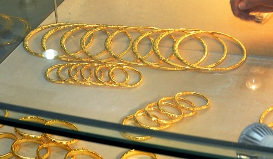 Giá vàng hôm nay 29-11: Tăng lên mức kỷ lục mới