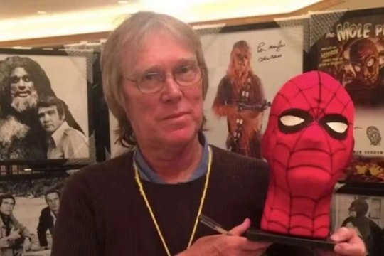 ‘Người Nhện đầu tiên’ qua đời